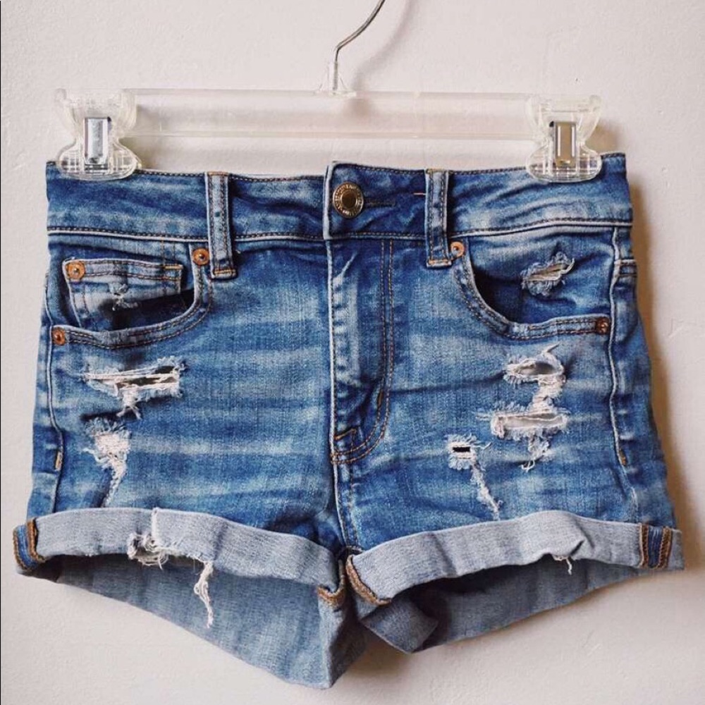 Medium Wash AE hi rise denim jean shorts! :)